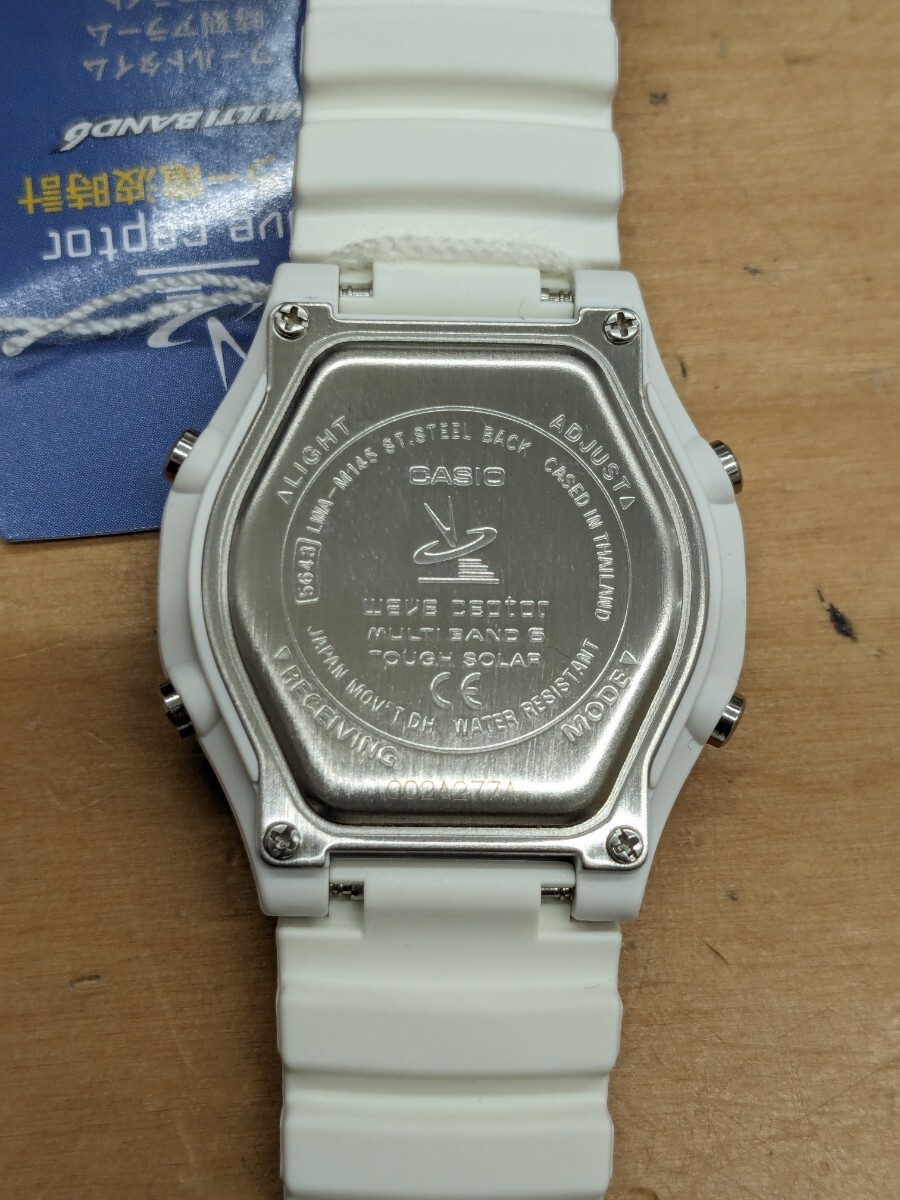 【c395】【未使用品・稼働品】 CASIO カシオ ウェーブセプター マルチバンド6 電波ソーラー ホワイト 腕時計 LWA-M145の画像3