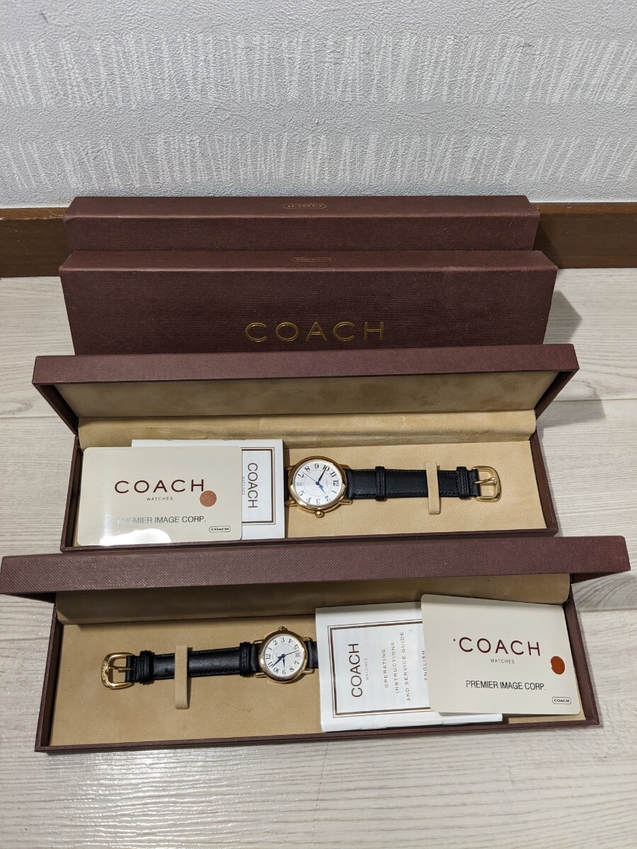 【F463】 【未使用】 COACH コーチ ペアウォッチ W505 W005 腕時計 クオーツ アナログ 3針 カレンダー レザーベルト ホワイト文字盤の画像1