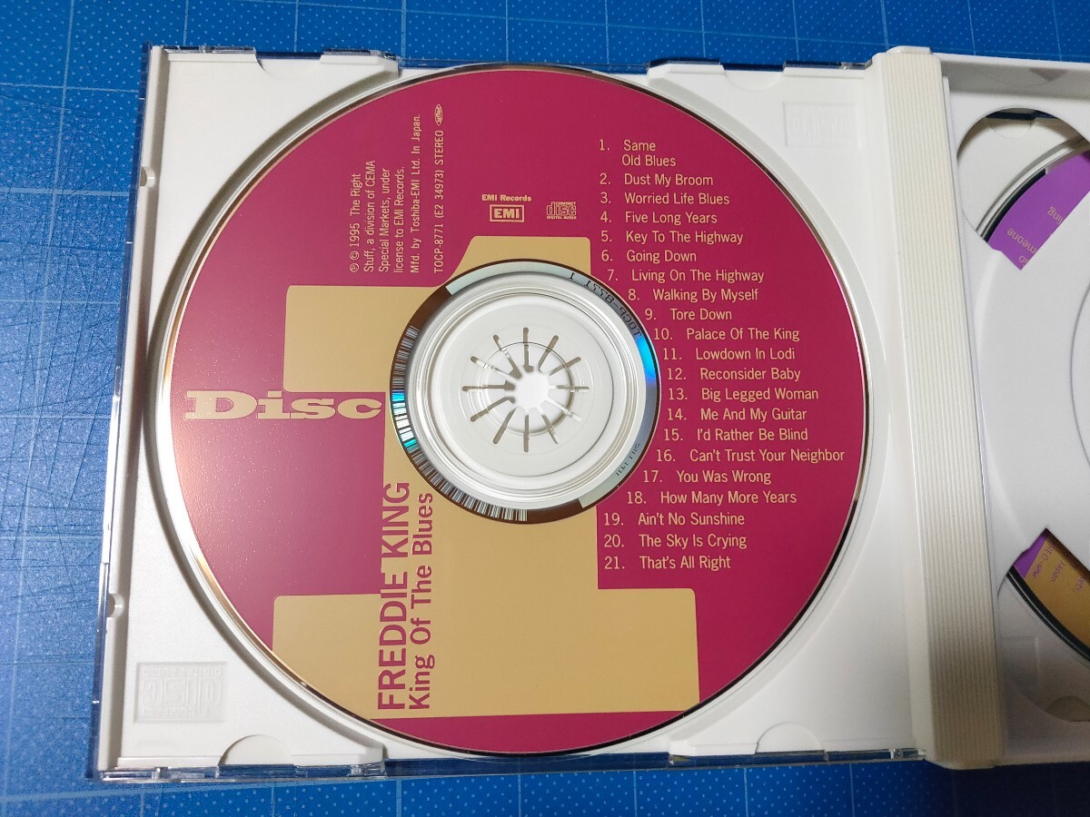 [廃盤希少CD] フレディ・キング キング・オブ・ザ・ブルース 2枚組 帯付き 盤面美品/再生確認済/TOCP-8771~2/Freddie King/_画像3