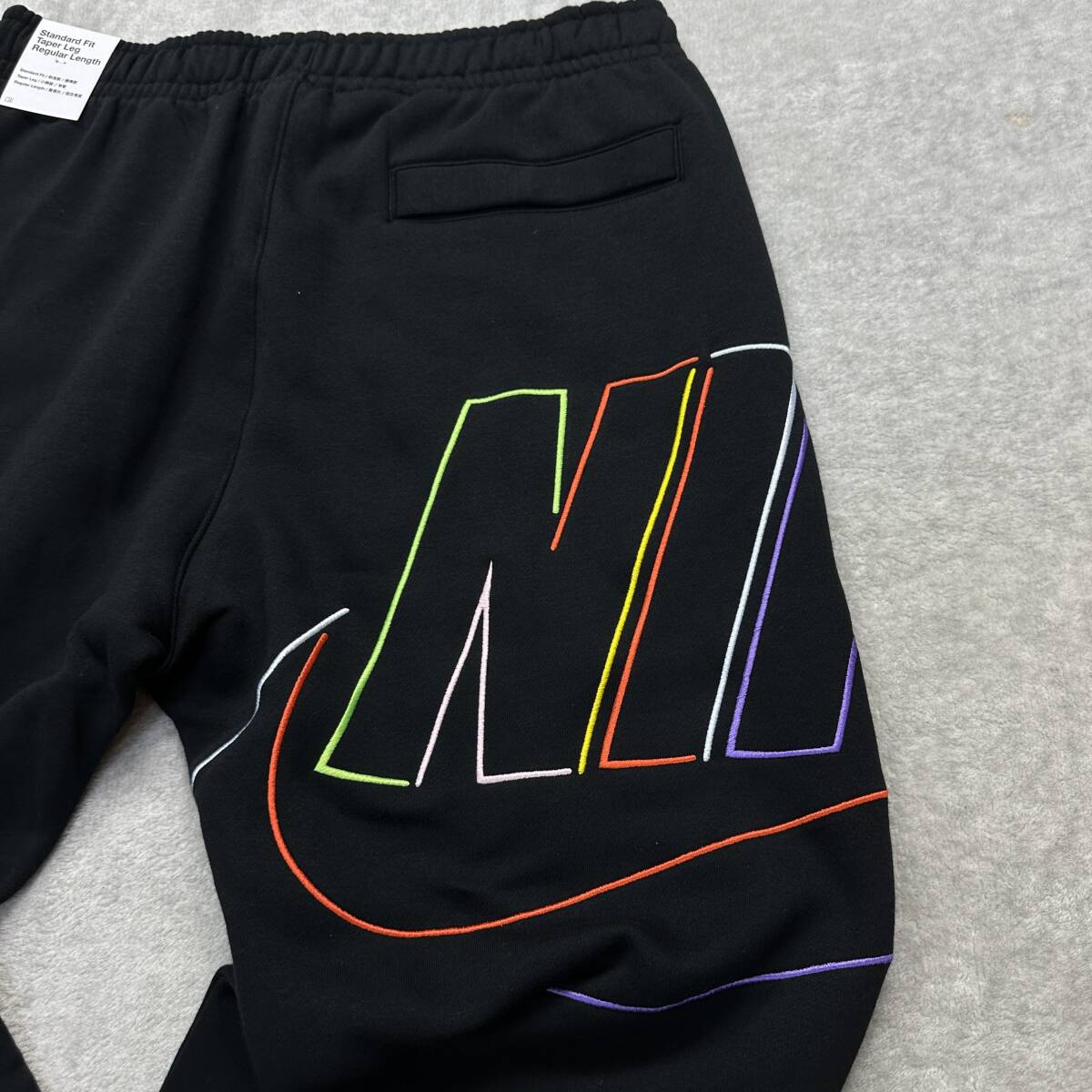 新品未使用 NIKE Lサイズ ナイキ セットアップ 上下 スウェット ジョガーパンツ ジャケット 刺繍 デカロゴ 人気 定番 ブラック 黒 裏起毛