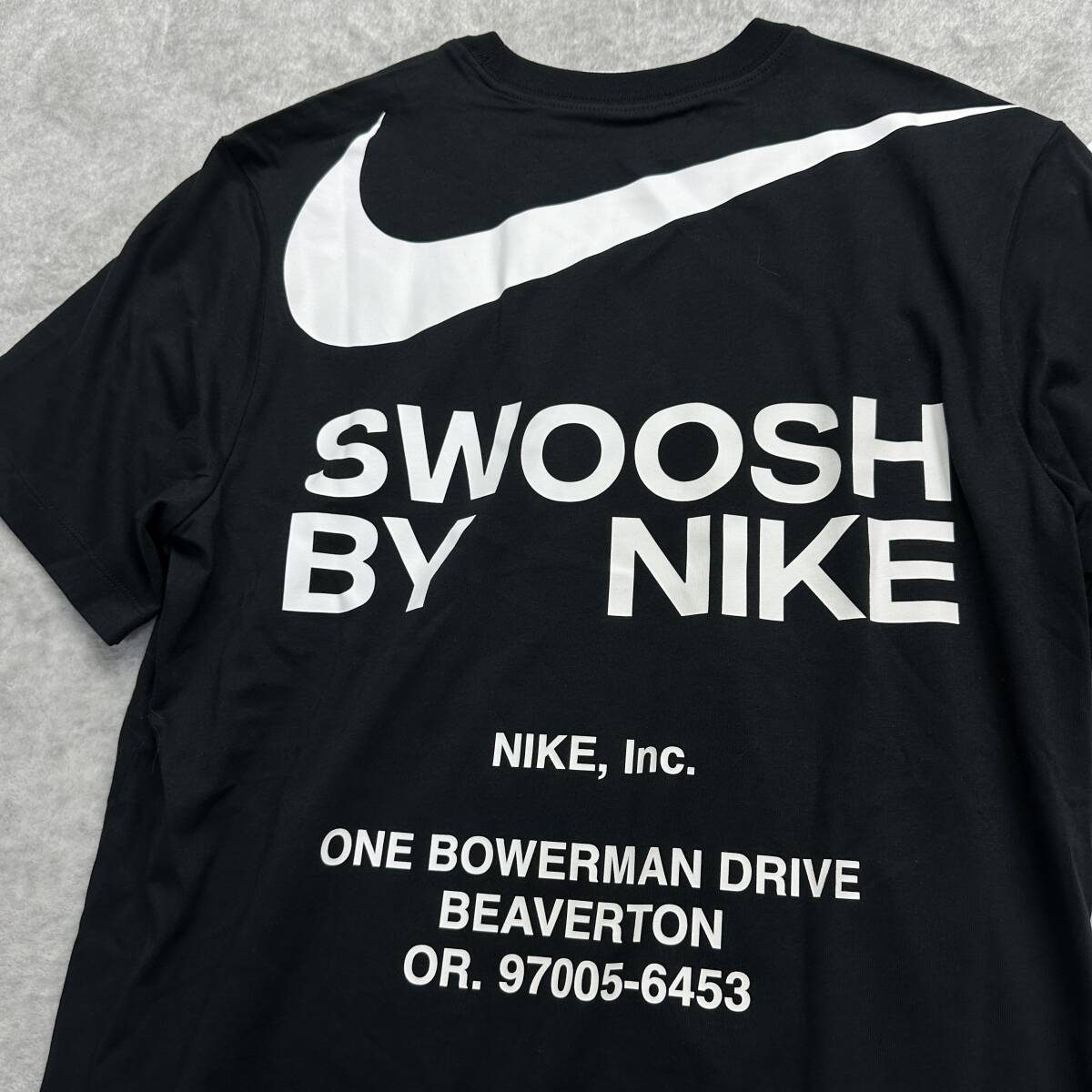 新品未使用 NIKE NIKE XLサイズ ナイキ Tシャツ 2枚セット カットソー SWOOSH スウッシュ 人気ロゴ ブラック 黒 ホワイト 白 正規品_画像3