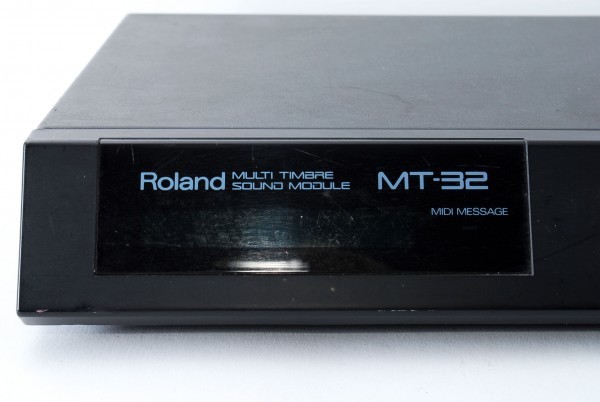 Roland MT-32 * Roland MIDI аудио-модуль 