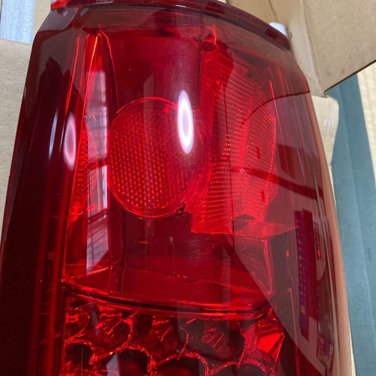  Suburban LED tail 96y~99y used 