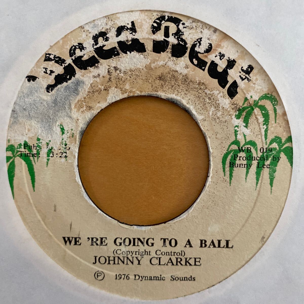 JOHNNY CLARKE / WE’RE GOING TO AN BALL + AGGRAVATORS / BALLING VERSION_画像2