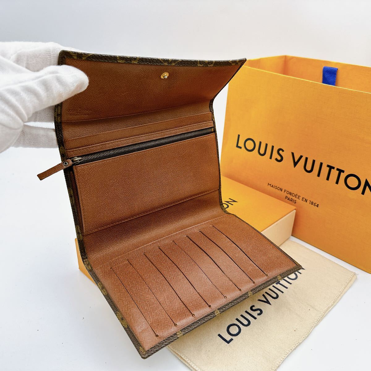 2738【極美品】LOUIS VUITTON ルイヴィトン モノグラム ポシェットパスポール 三つ折り財布 長財布 ウォレット M60135/861の画像3