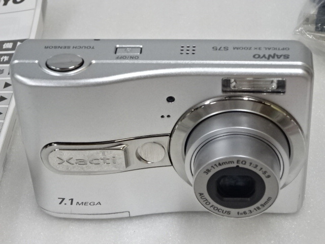 59-16/SANYOサンヨー Xacti S75 デジタルカメラ コンパクトカメラ デジカメ 映像機器 光学機器 取説付き_画像5