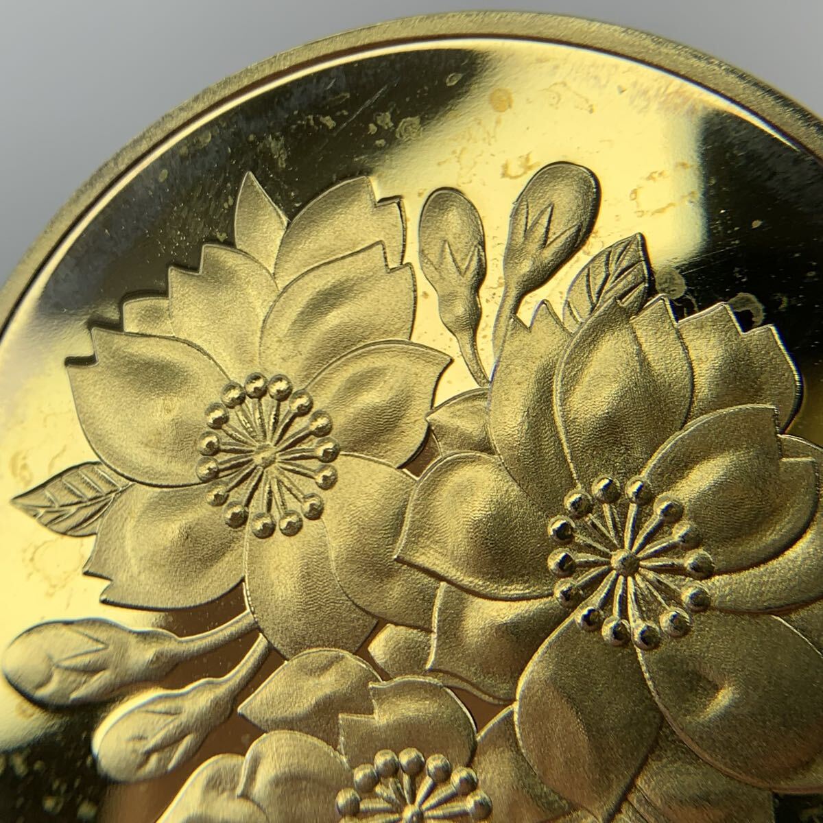 日本古銭 鳳凰菊 桜の女神 約40.1*3mm28.90g 天皇陛下御在位記念メダル 一円貨幣 硬貨骨董品コイン 参考品 h19の画像5