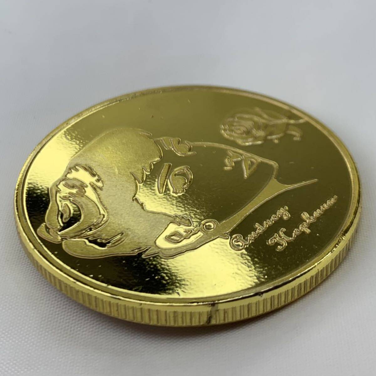海外古銭 オードリー・ヘプバーン 記念金貨 メダル 約39.8*4.2mm30.5g 外国貨幣 渡来銭 参考品 h9の画像10