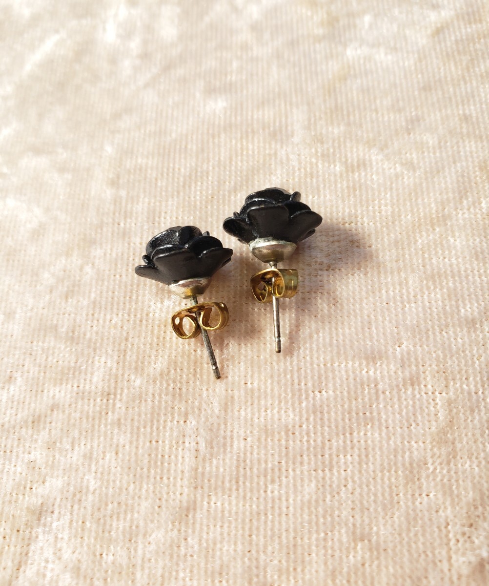 中古 ブラックローズピアス ミハエルネグリン Michal Negrin