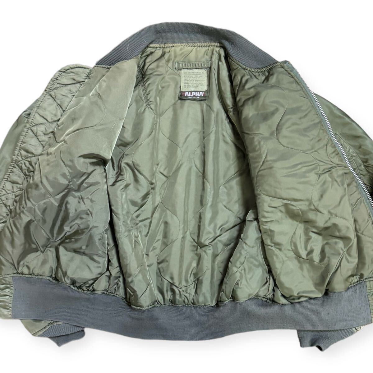 ALPHA INDUSTRIES 米国製 80s 初期 MA-1 三本タグ 民間 フライト ALPHA INDUSTRIES 米国製 80s 初期 MA-1 三本タグ 民間 フライト