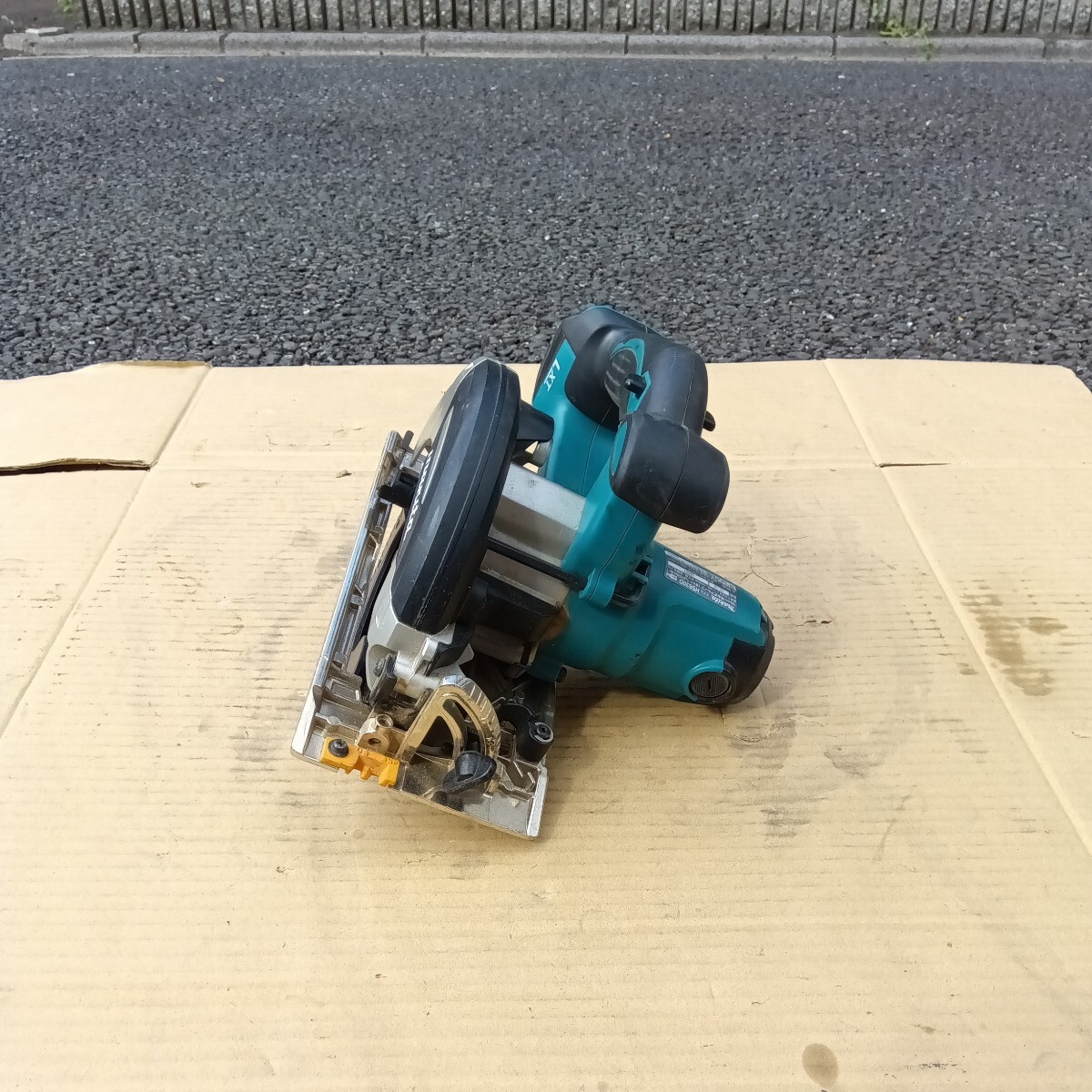 大特価！！！ ★即決8900円★ HS630D マキタ MAKITA 充電式マルノコ 丸のこ 丸ノコの画像5