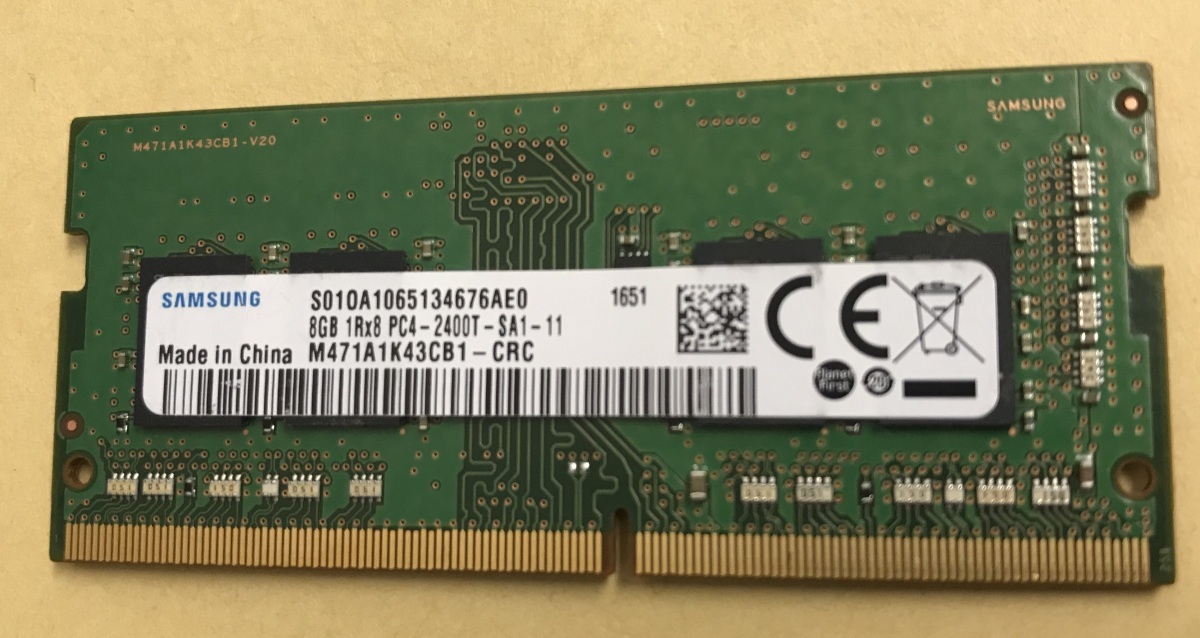 SAMSUNG PC4-2400T 8GB DDR4 ノートパソコン用メモリ 260ピン ECC無し DDR4-19200 8GB DDR4 LAPTOP RAMの画像1