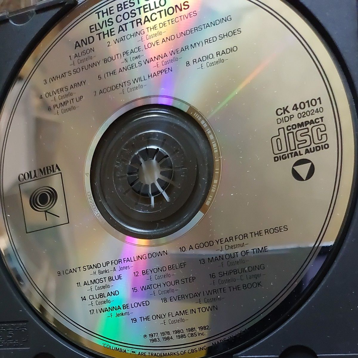 中古CD 　エルヴィス・コステロAND  THE  ATTRACTIONS　ベストアルバム　輸入品です