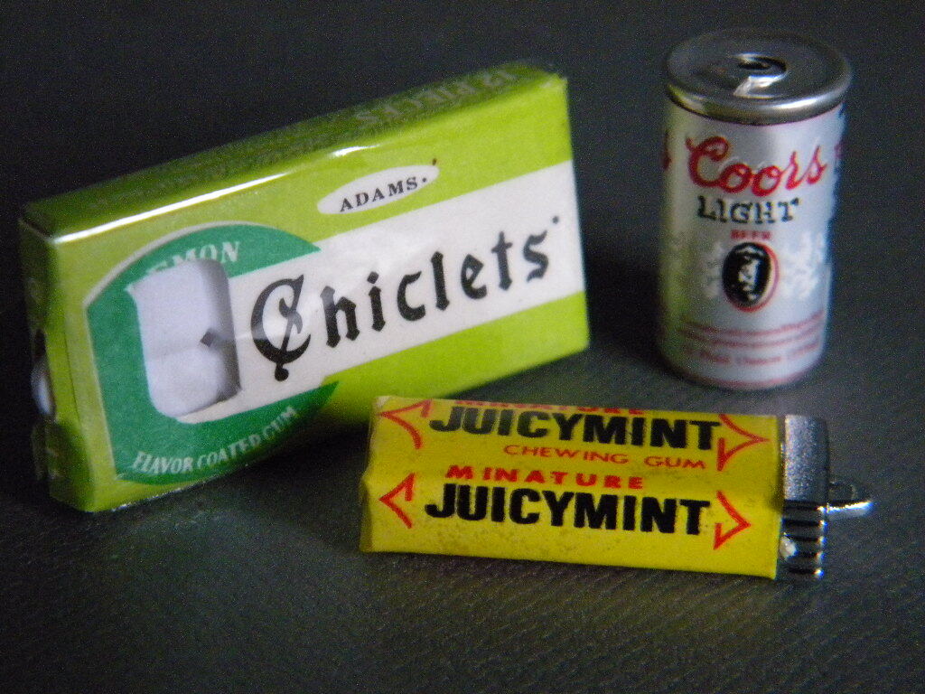 当時物 ★★miniature お菓子 ガム Chiclets ビール JUICYMINT 駄菓子屋ガチャ !! おまけ景品 Coors ジョークトイ★★未使用デッドストック_画像1