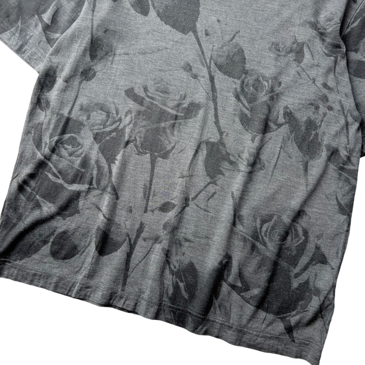 イタリア製 DOLCE&GABBANA ドルチェ＆ガッバーナ シルク100％ 半袖 Tシャツ トップス カットソー / メンズ 50 (L) グレー 薔薇 ローズ 総柄の画像2