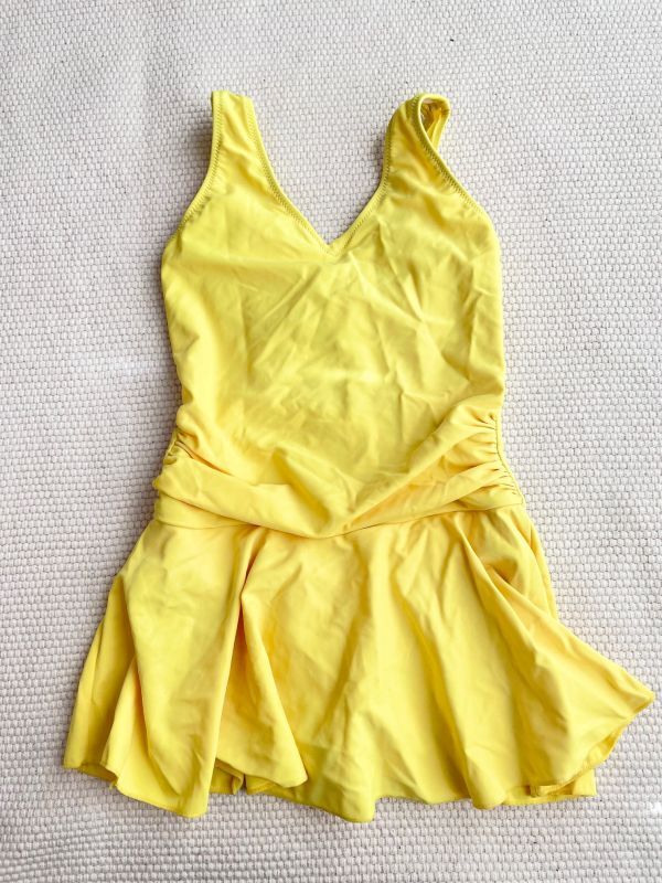 ** прекрасный товар One-piece type купальный костюм желтый цвет лента размер 110~120 130 Kids девочка **
