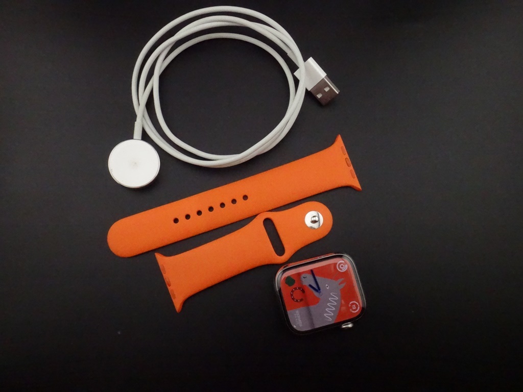 【エルメス】Apple Watch Hermes Series8　 シリーズ8　GPS+Cellularモデル ４５mm メンズ　オレンジラバー A2775　MNNT3J/A_美品　正常稼働品です