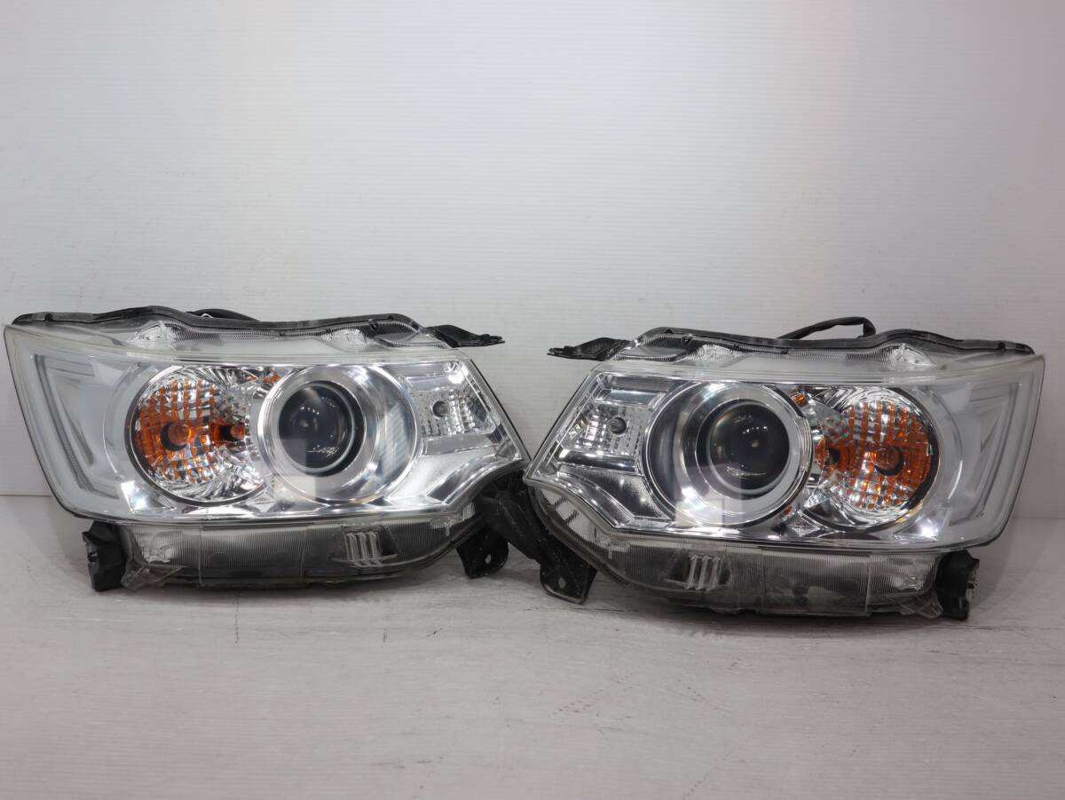 キレイ HID 【コーティング済】 キセノン 車検〇 100-59271 BR41-18 ワゴンR スティングレー スティングレイ MH34S ヘッドライト 左右の画像1