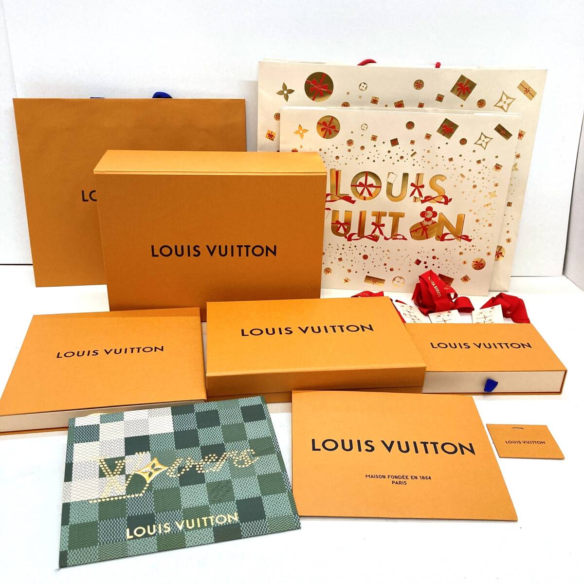 【1円～】LOUIS VUITTON ルイヴィトン 空き箱・紙袋などまとめ クリスマスバージョン メッセージカード リボン 保管用布袋の画像1