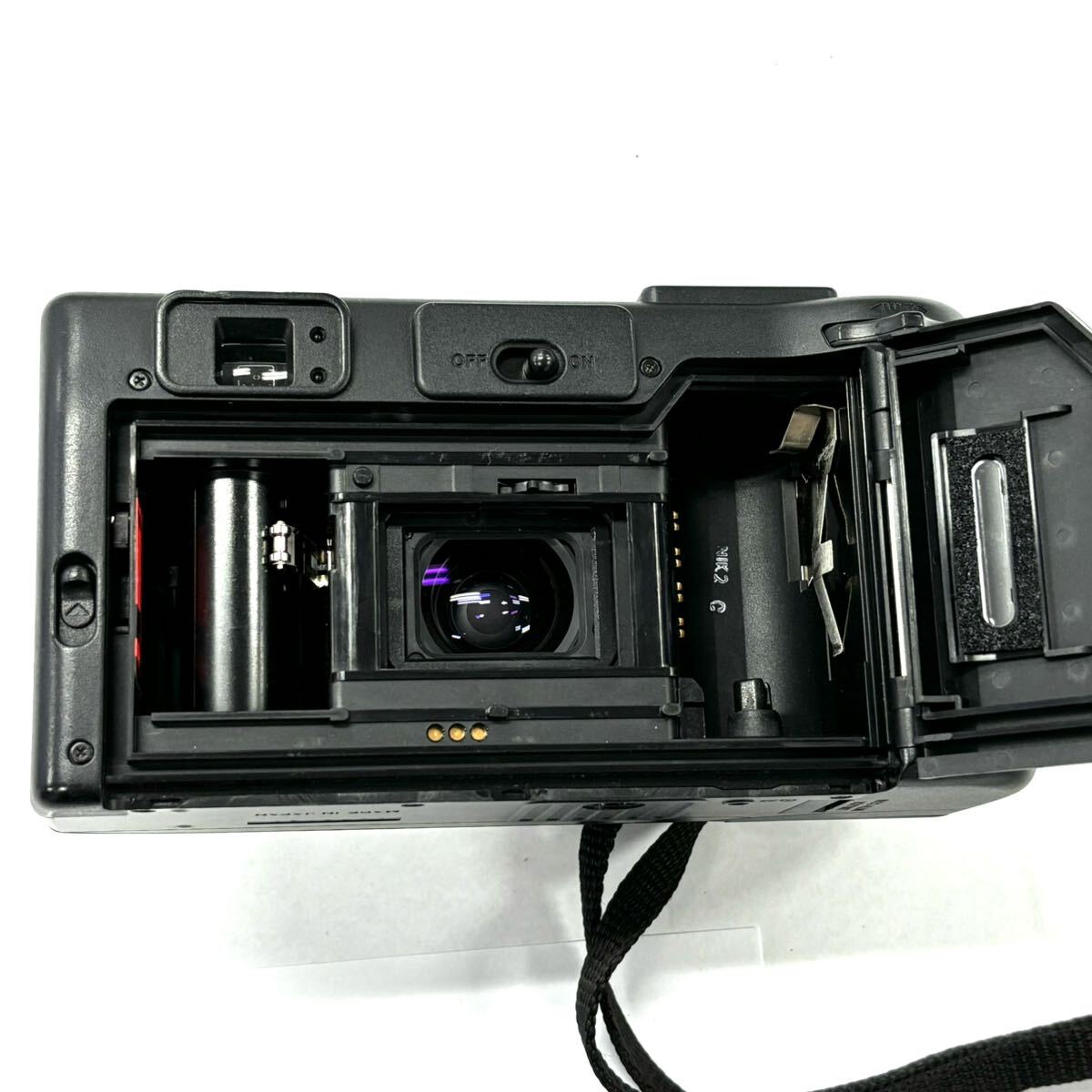 H2815 フィルムカメラ カメラ OLYMPUS オリンパス AZ-100 ZOOM QUARTZDATE AUTO FOCUS/QUICK FLASH / 35-70mm ジャンク品 中古 訳ありの画像3