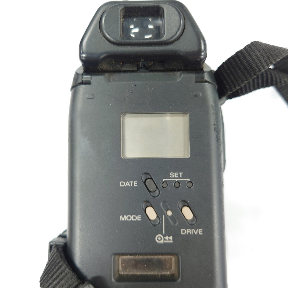 I804 フィルムカメラ KYOCERA SAMURAI ×3.0 AUTOMATIC FOCUSING KYOCERA ZOOM LENS f=25mm-75mm 1:3.5 -4.3 中古 ジャンク品 訳あり_画像7