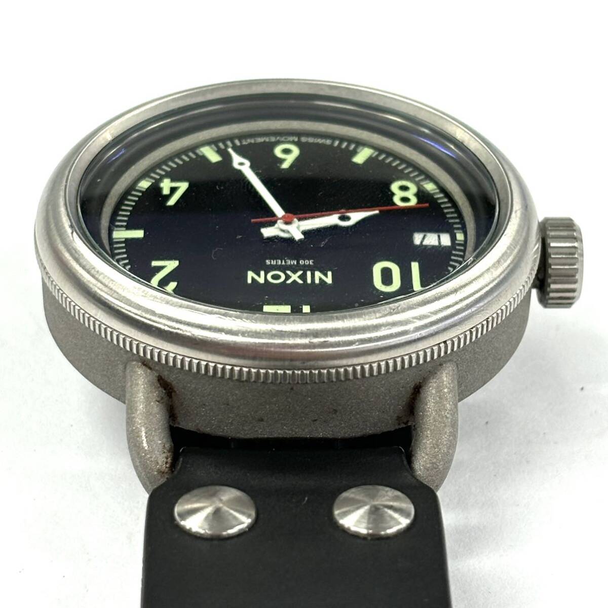H2852 腕時計 NIXON ニクソン 300METERS SWISS MOVEMENT Battle stations! THE OCTOBER ジャンク品 中古 訳あり の画像10