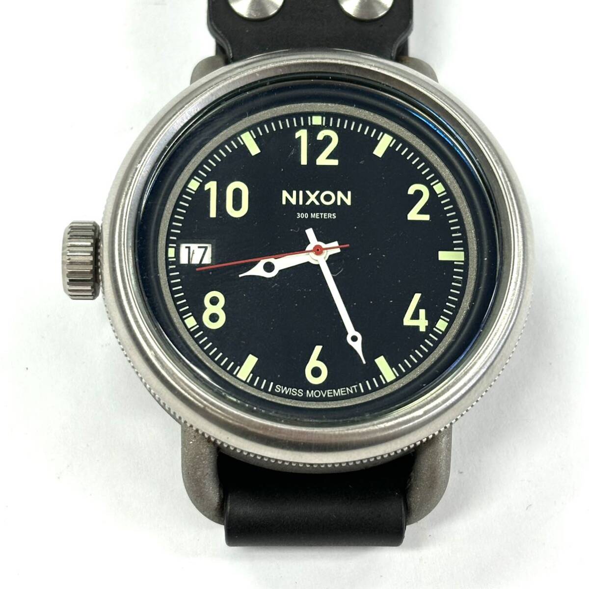 H2852 腕時計 NIXON ニクソン 300METERS SWISS MOVEMENT Battle stations! THE OCTOBER ジャンク品 中古 訳あり の画像4