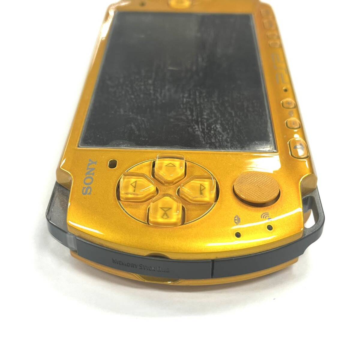 N396 ゲーム機 PSP プレイステーションポータブル SONY ソニー PSP3000 イエロー ジャンク品 中古 訳ありの画像8