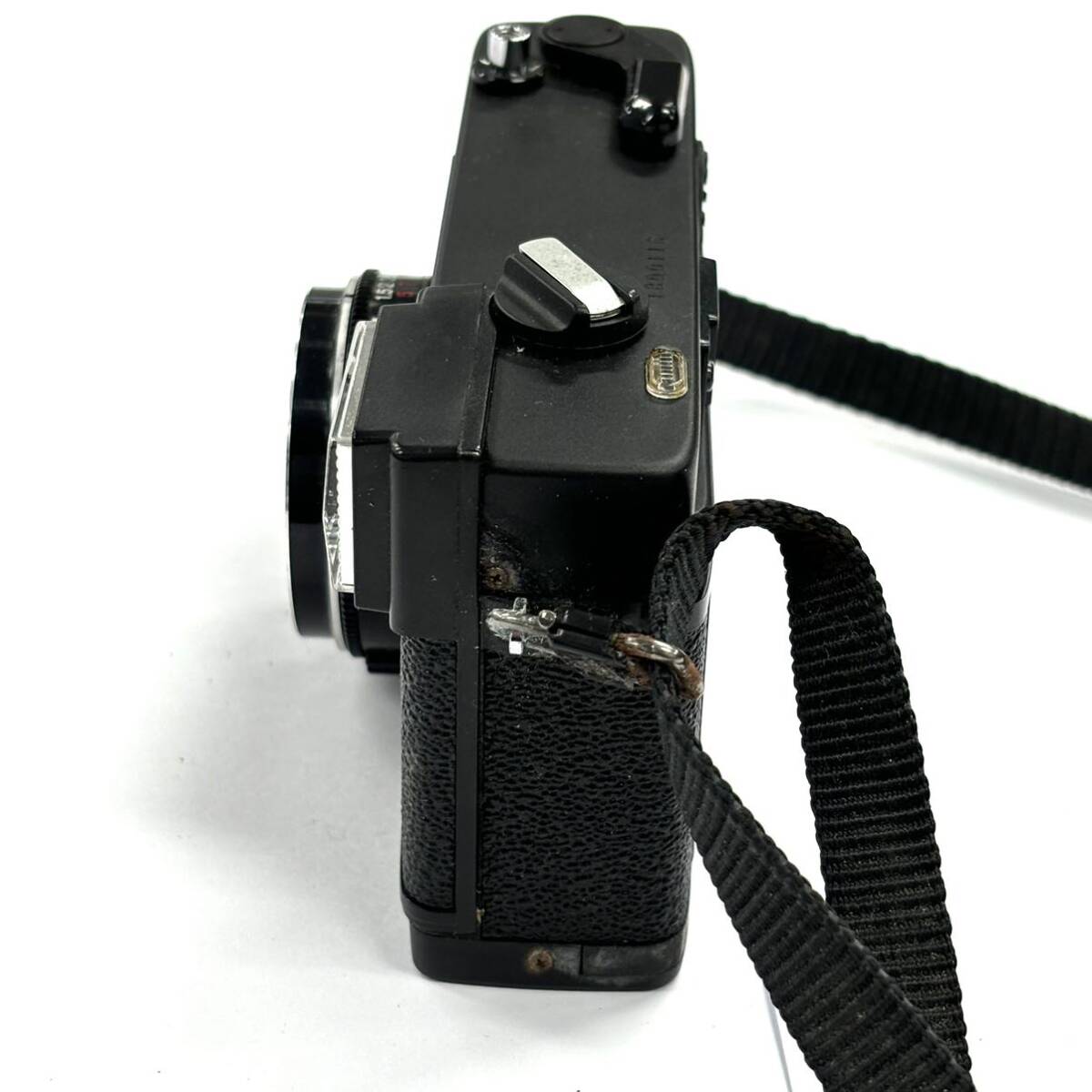 H2884 カメラ フィルムカメラ KONICA コニカ EF C35 HEXANON 38mm F2.8 46ф ジャンク品 中古 訳あり_画像4