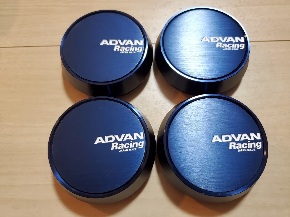 ADVAN Racing センターキャップ 73φ用 ミドル ブルーアルマイト V2082 4個の画像1