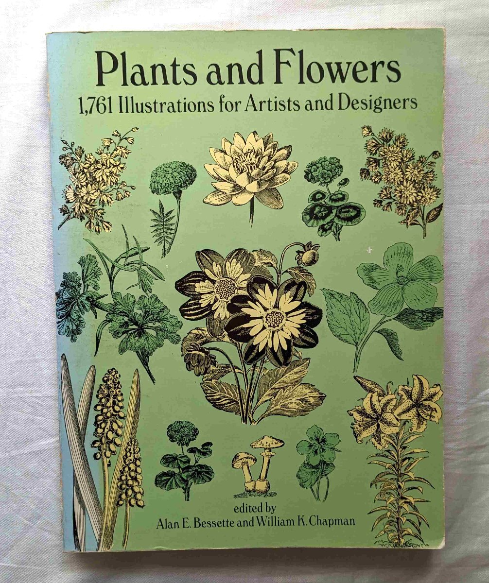 flower * plant .1761 point 300 page foreign book Plants and Flowers. raw. flower / decorative plant / aquatic plant water plants / Ran orchid / mushrooms /sidakoke/ tree / low tree 
