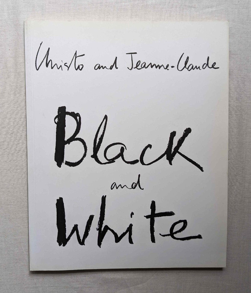 クリスト & ジャンヌ＝クロード ブラック・アンド・ホワイト 洋書 Christo and Jeanne-Claude Black and White 梱包 カーテン_画像2