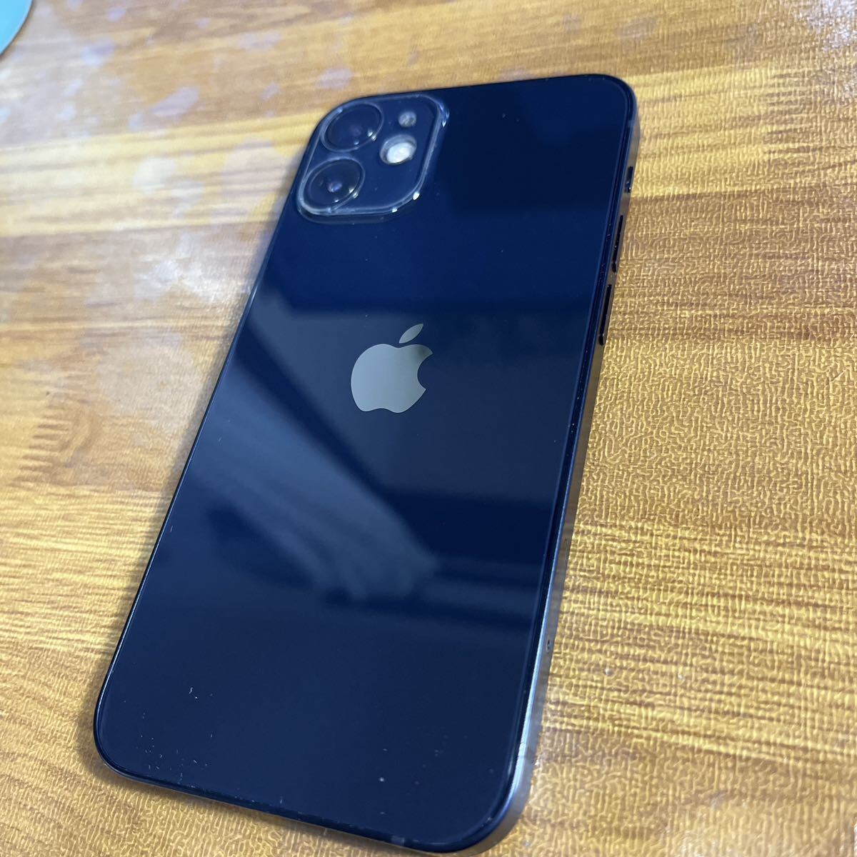 送料無料!超美品!iPhone 12 mini 128GB Black 強化ガラス ブルーライトカットフィルム付き 及び レンズ保護付き