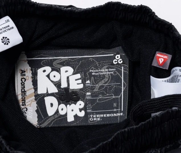 ★送料込み！！！★新品 定価11000円 ナイキ ACG Storm-FIT "Rope De Dope　パンツ SIZE 160