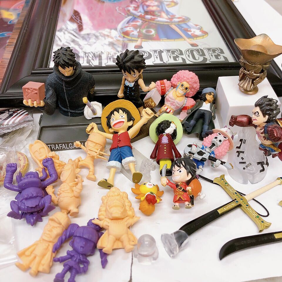 ONE PIECE ワンピース グッズ セット まとめ売り ぬいぐるみ 1番くじ パンフ ナビ プレート ミニフィギュア 缶バッジ クリアファイル などの画像5