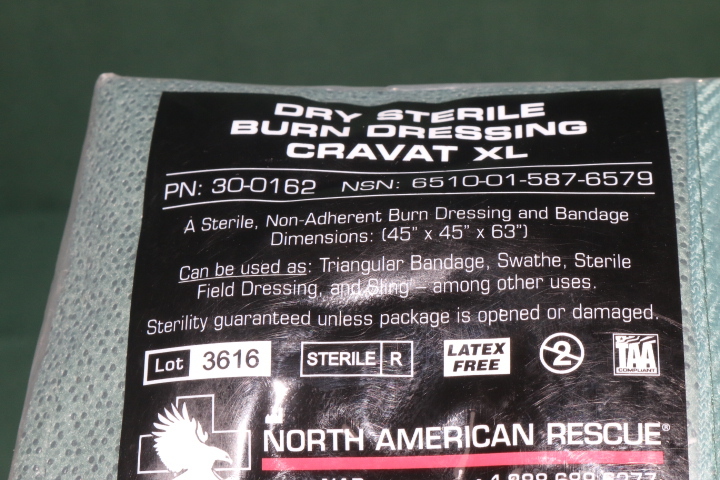 沖縄米軍実物 メディカル NAR DRY STERILE BURN DRESSING CRAVAT XL やけど用包帯 未使用 新品 装備用 コレクション_画像4