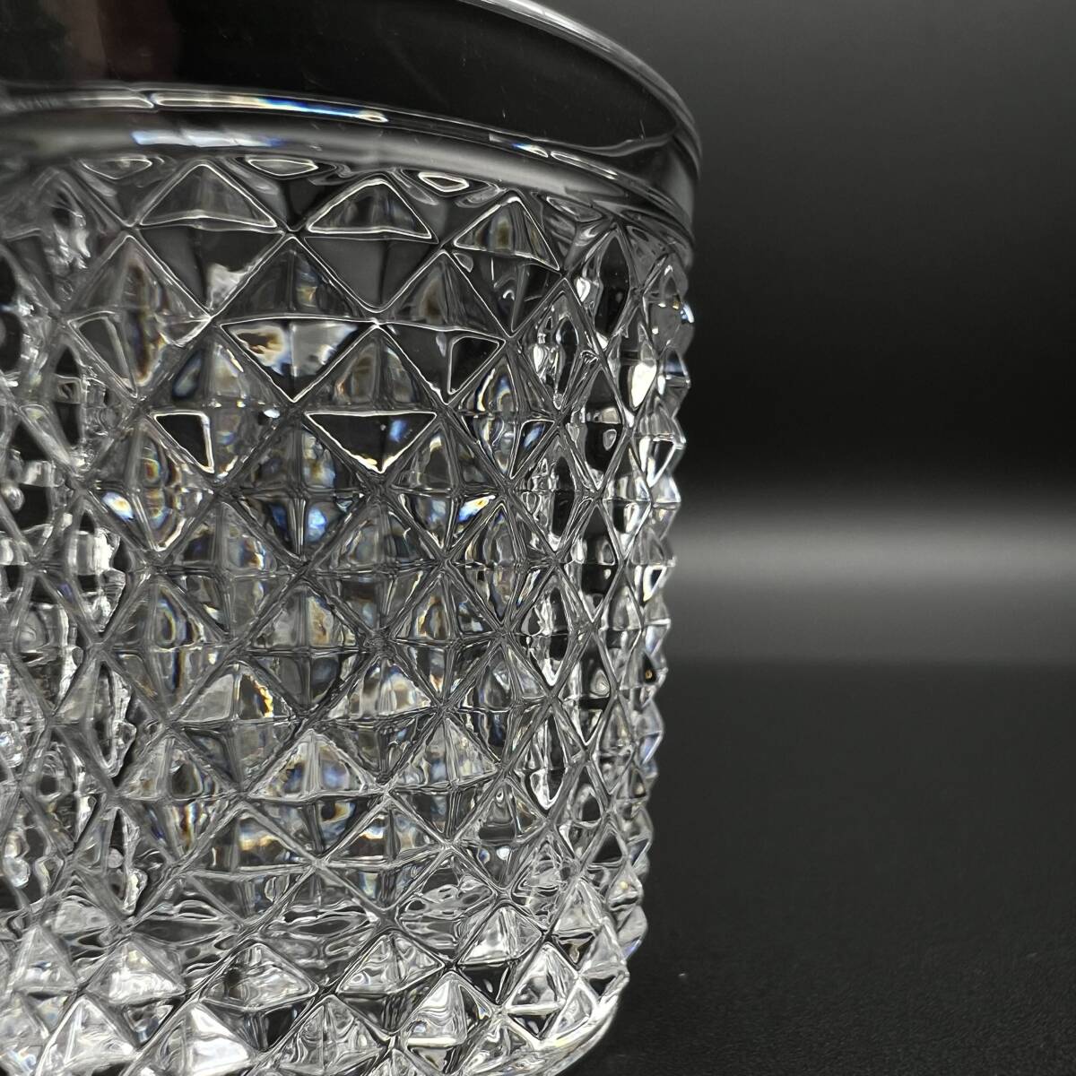 【ペアセット（B）】 バカラ ディアマン ビゾー ショットグラス 4.5cm baccarat diamant biseaux アペリティフ 食前酒 リキュール_光を集めて反射します