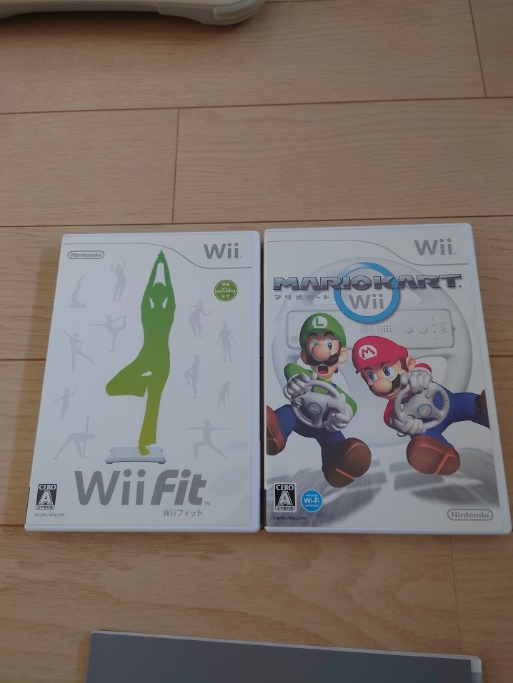 任天堂 ニンテンドーWii 本体 バランスボード ソフト（WiiFit,マリオカート2本）Wiiリモコン Wiiハンドルの画像4