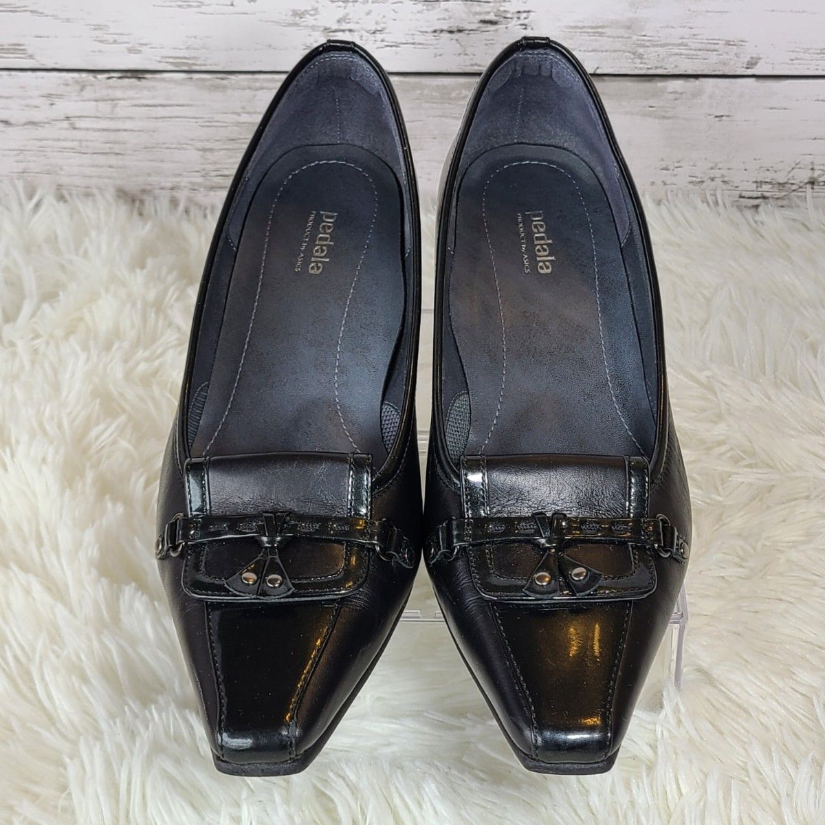 【pedala】ペダラ　スクエアトゥ　パンプス　ブラック　レザーエナメル切り替え 革靴