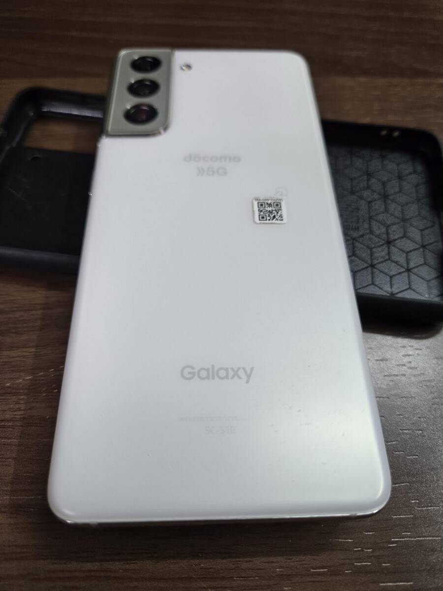 完動品　ドコモ　Galaxy S21 5G SC-51B 購入時よりケース、フィルム装着　中古美品バッテリー８０％以上ケース２つ新品フィルムおまけ_画像8
