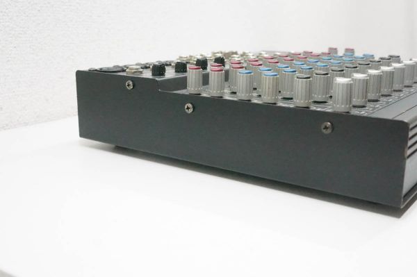 2 MACKIE マッキー MICRO SERIES 1202 アナログミキサー 12チャンネル MIC LINE MIXER オーディオ 動作確認済み A456