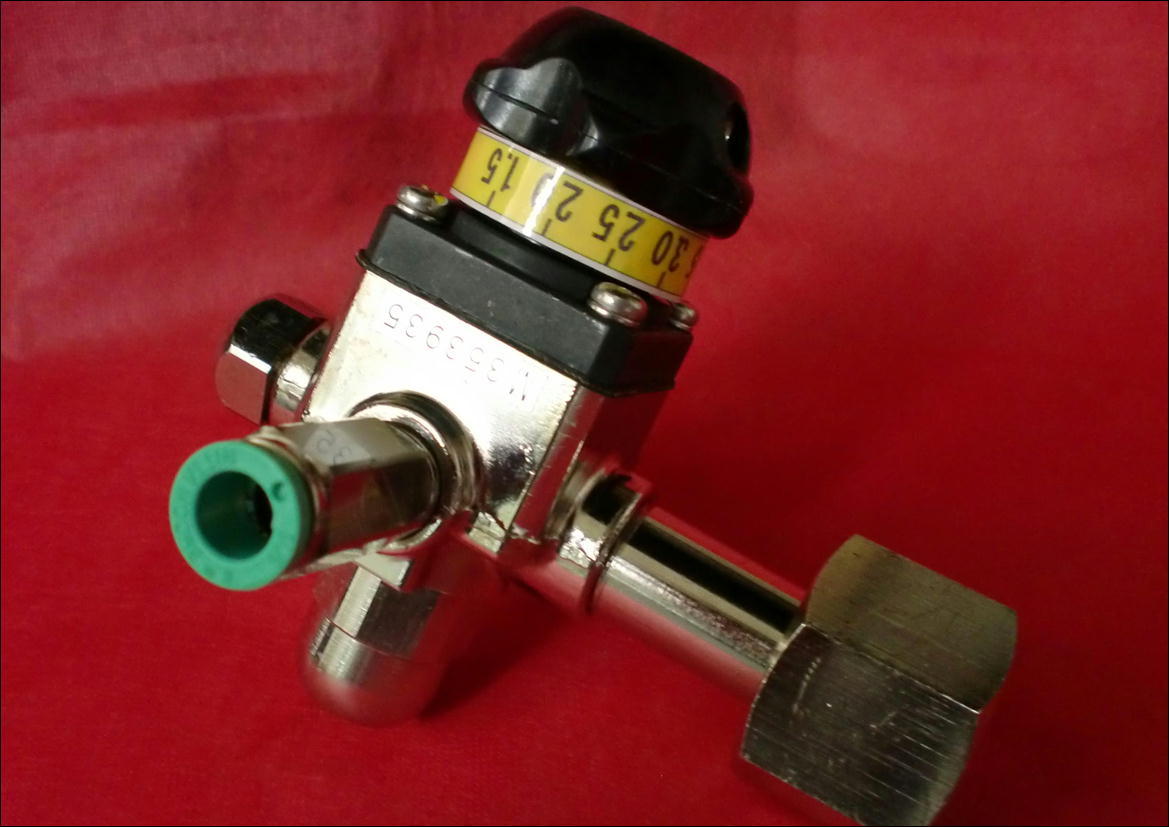減圧弁（キリンレギュレーター）５気圧（0.5mpa）・強炭酸水製造用・インダック製・綺麗な中古圧力調整品 ⑧の画像1