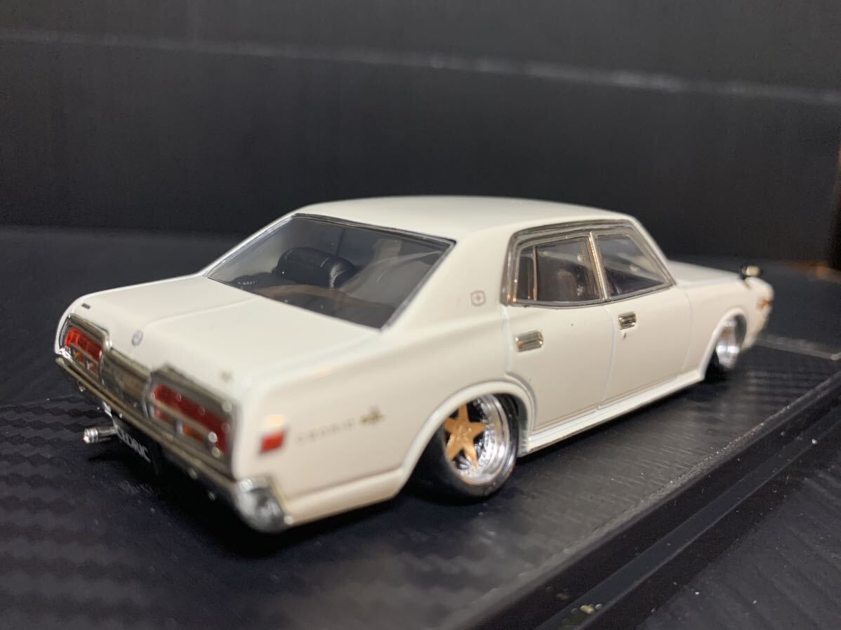 1/43 日産 セドリック (330) 2000SGL White 1975年 旧車！ イグニッションモデル製クリアケース交換  ジャンク出品の画像4
