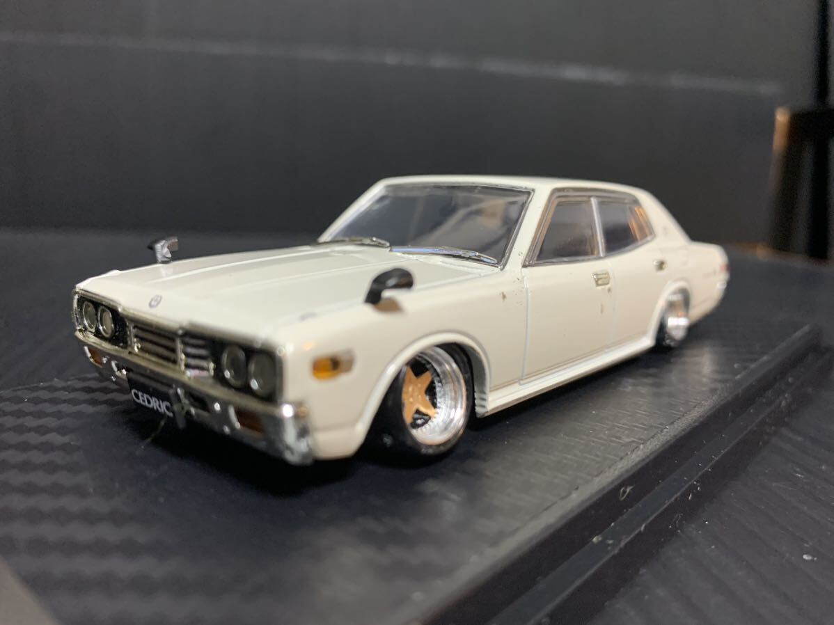 1/43 日産 セドリック (330) 2000SGL White 1975年 旧車！ イグニッションモデル製クリアケース交換  ジャンク出品の画像1