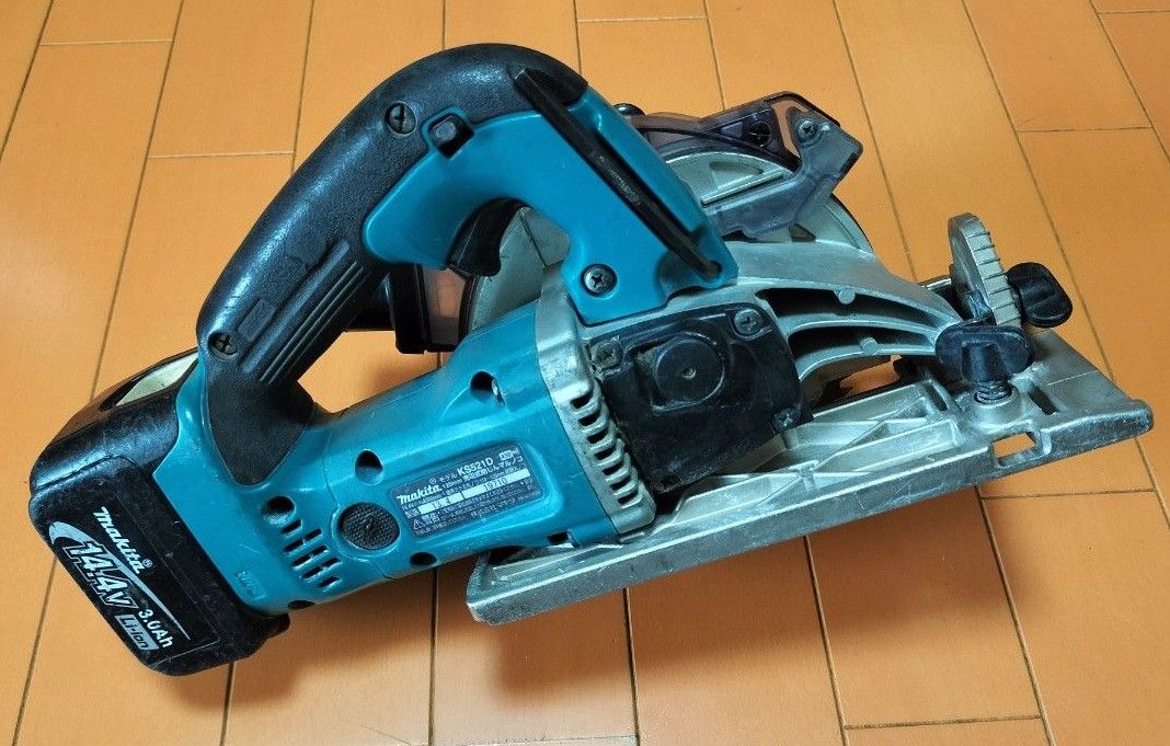 ★ジャンク品★ makita 125mm 充電式防じんマルノコ 14.4V