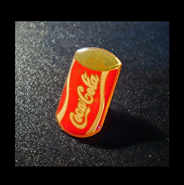 ■コカコーラ CocaCola　ピンバッジ　32_サイズＭ