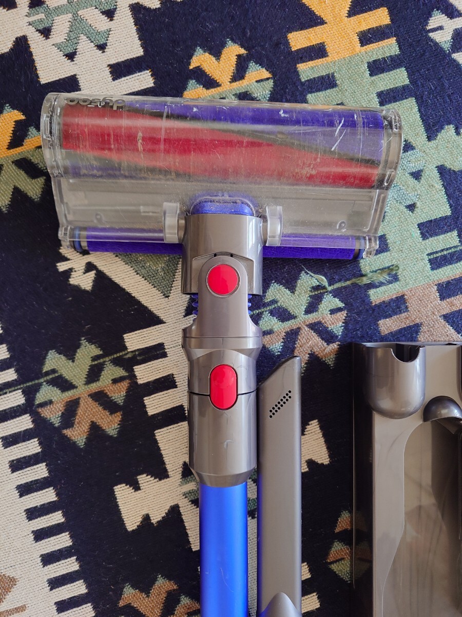 【ジャンク品】ダイソン 掃除機 コードレス Dyson V11 Fluffy SV14 FF ニッケル/アイアン/ブルー_画像3