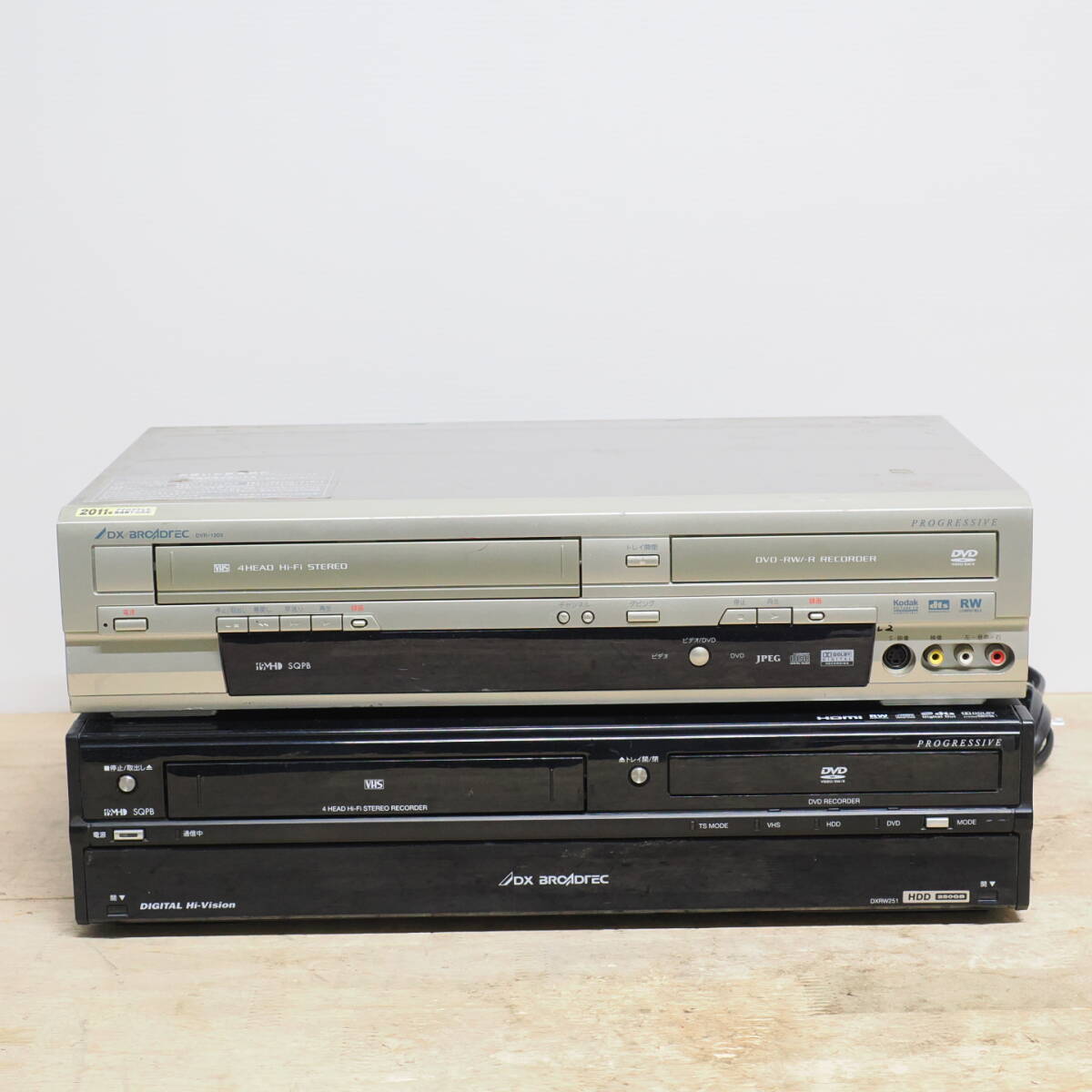 e) ビデオ一体型DVDレコーダー 2台 DXRW251 DVR-120V DXアンテナ ジャンクの画像1