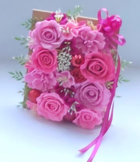 ** felt . made * pink. i frame . flower decoration *