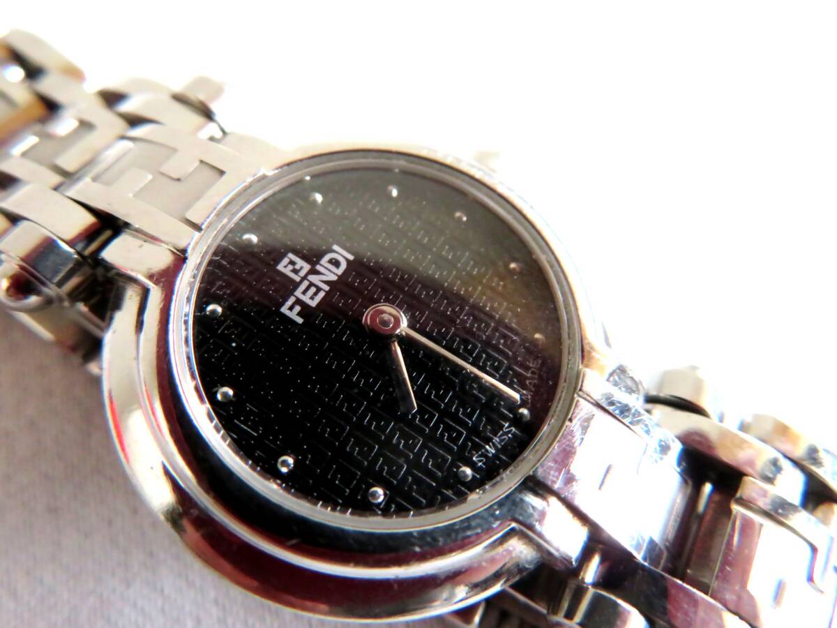 ●【ト足】FENDI フェンディ 腕時計 レディース 女性 ブラック文字盤 シルバー CE699ZZG57の画像7